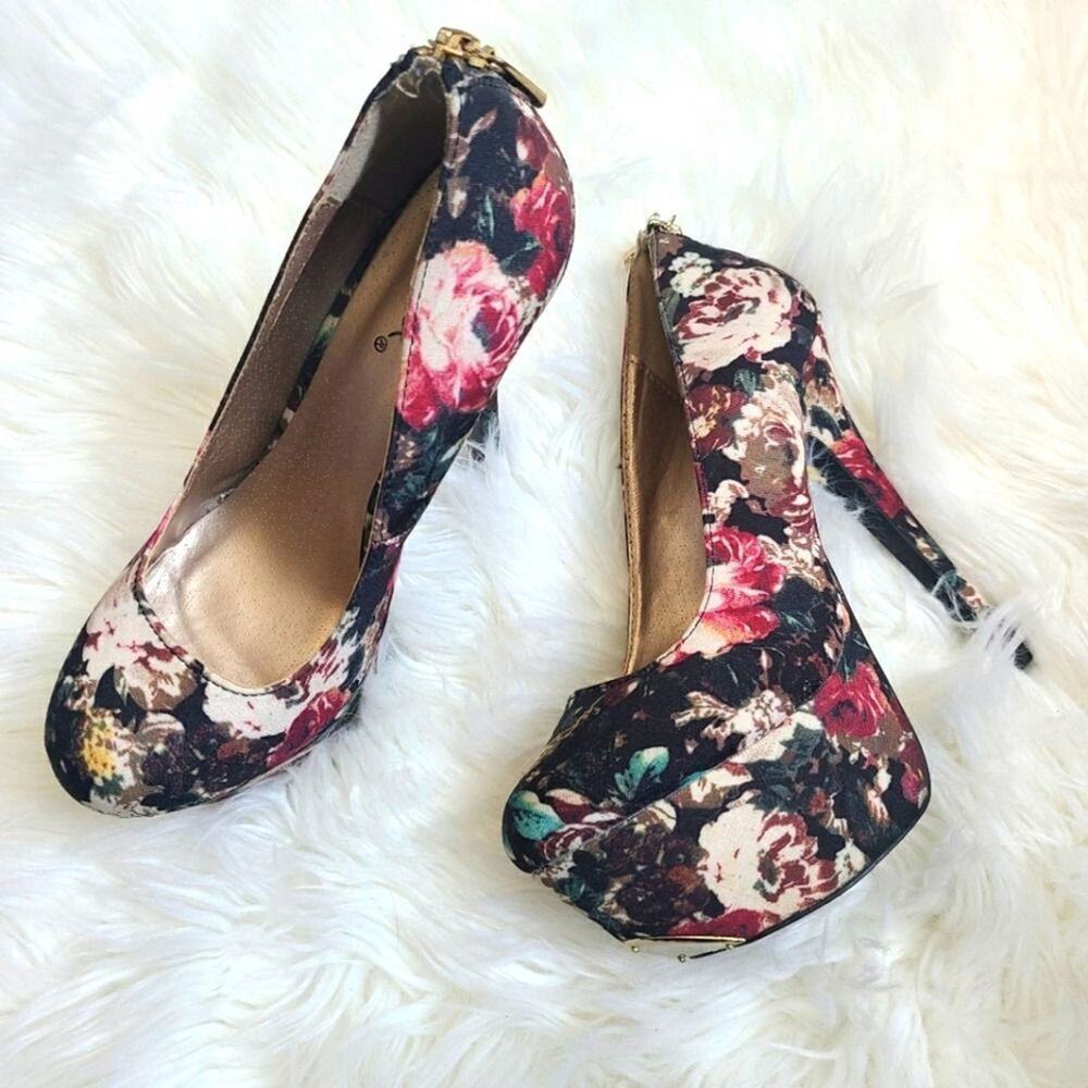 Qupid pumps heels floral Six 6.5
